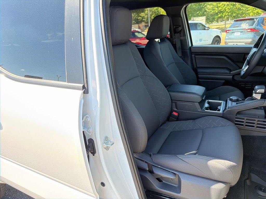 Used 2024 Toyota Tacoma SR5 AWD/4WD image 27
