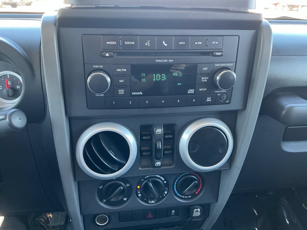 Used 2010 Jeep Wrangler Unlimited Sahara w/ Dual Top Group AWD/4WD image 17