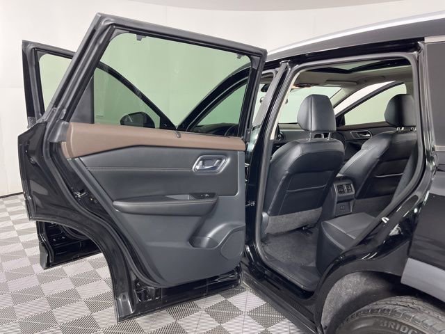 Used 2021 Nissan Rogue SV w/ Premium Package image 41