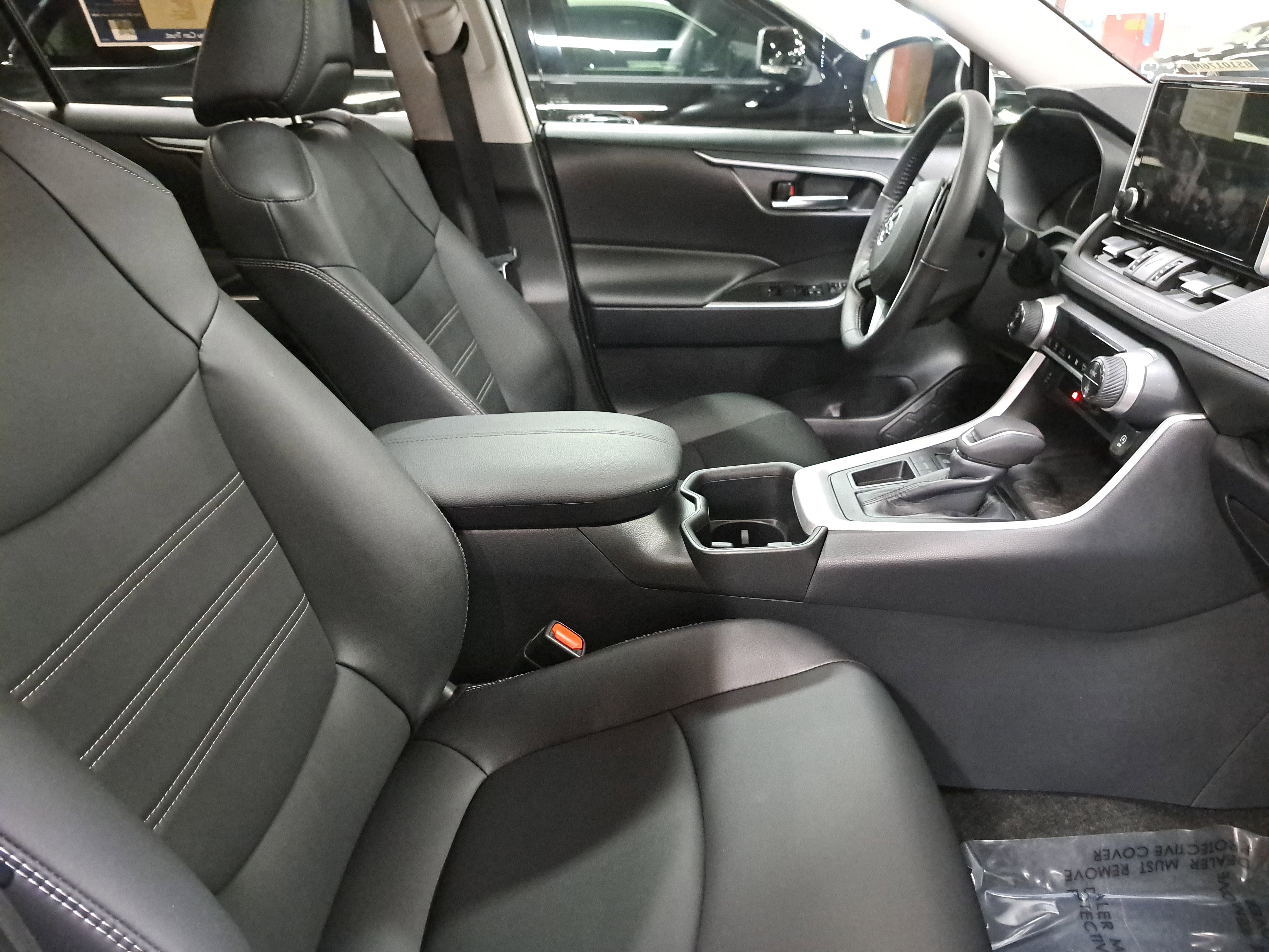 Used 2025 Toyota RAV4 XLE Premium image 10