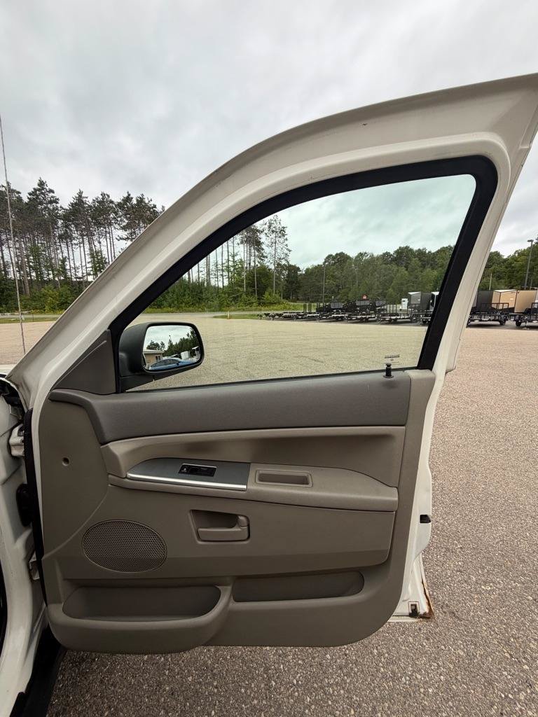 Used 2005 Jeep Grand Cherokee Laredo AWD/4WD image 17