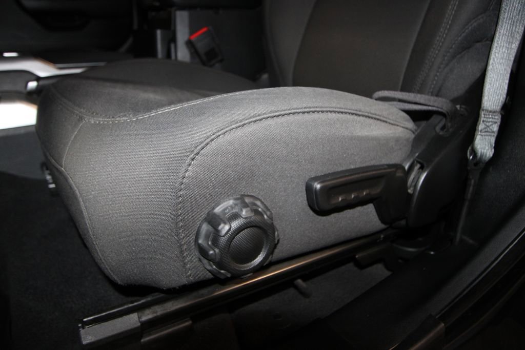 Used 2021 Jeep Wrangler Sport S image 7