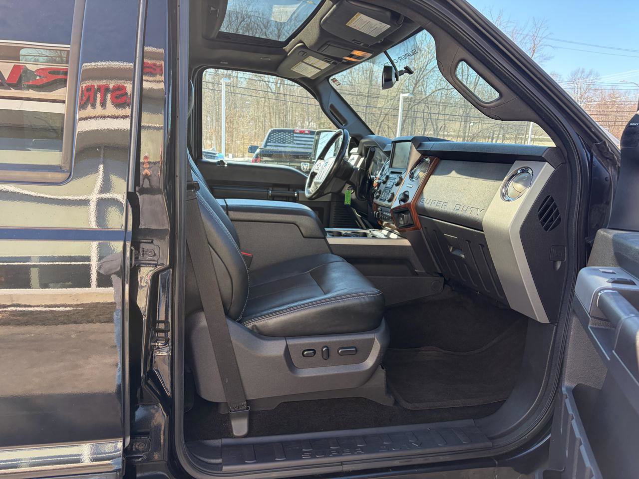 Used 2015 Ford F350 Lariat w/ Lariat Ultimate Package image 46
