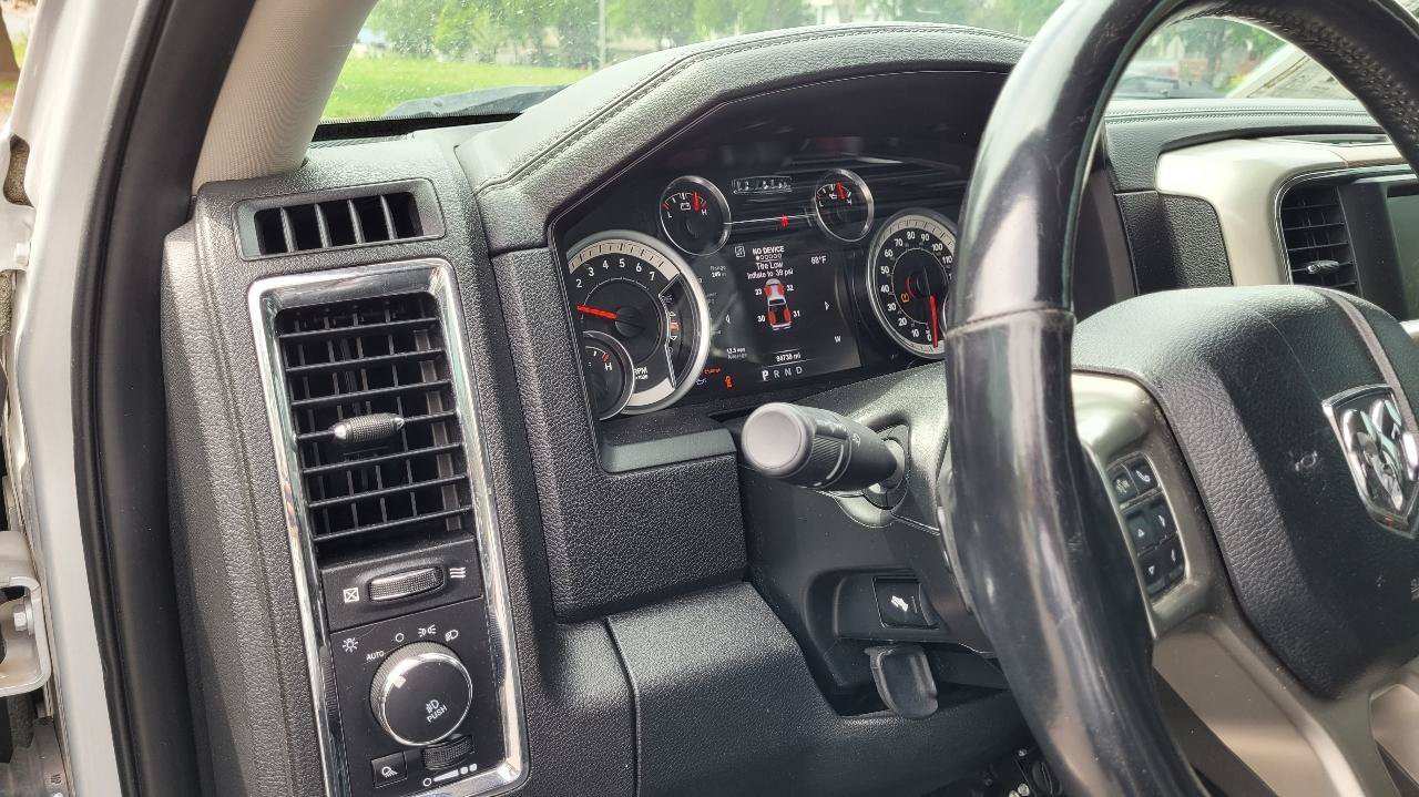 Used 2017 RAM 1500 Laramie AWD/4WD image 13