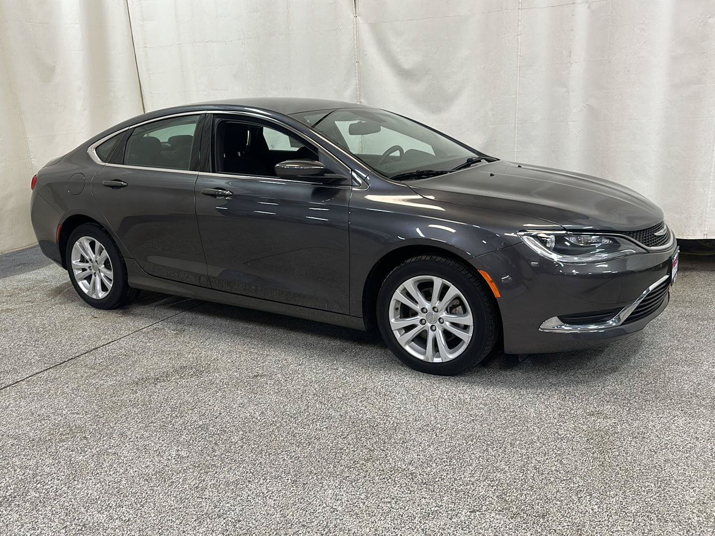 Used 2016 Chrysler 200 Limited w/ Convenience Group FWD image 7