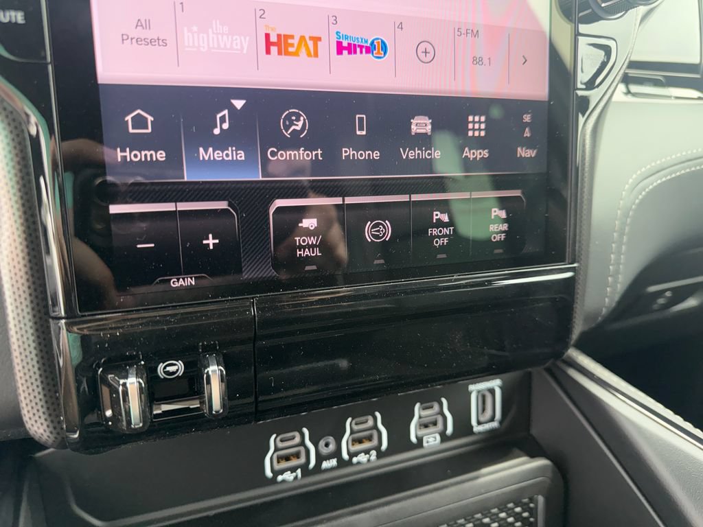 New 2026 RAM 3500 Limited AWD/4WD image 34