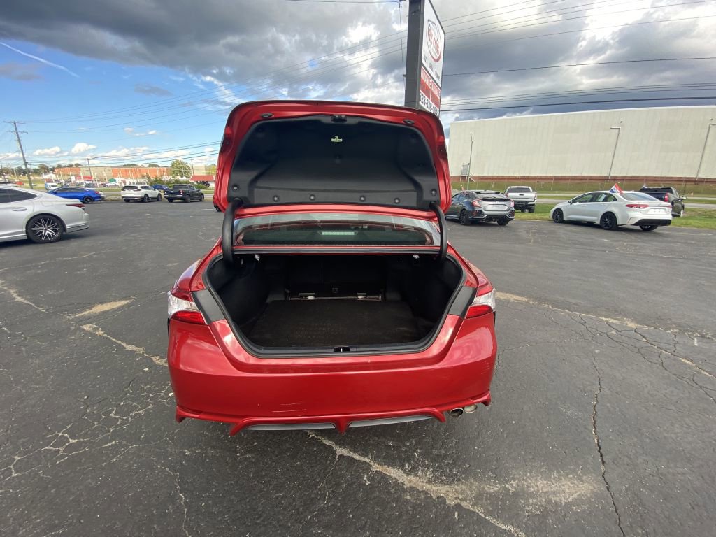 Used 2020 Toyota Camry SE image 10