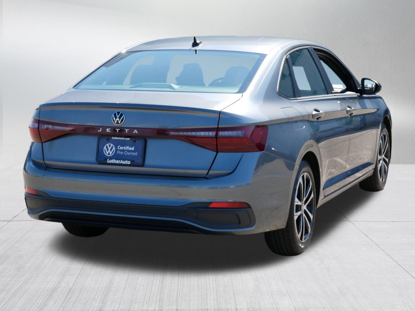 Certified 2025 Volkswagen Jetta Sport FWD image 6