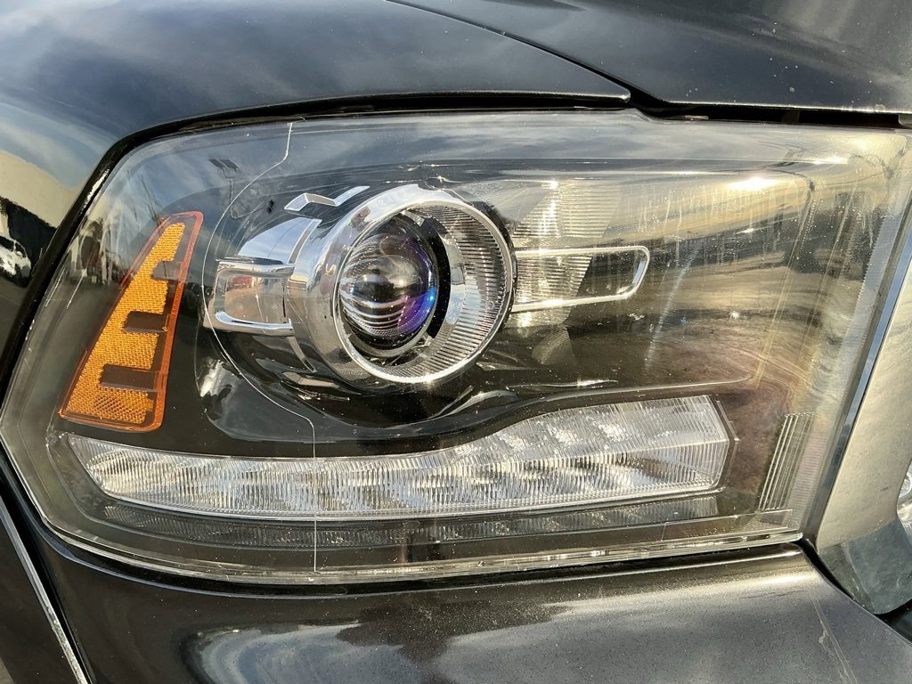 Used 2016 RAM 1500 Laramie w/ Convenience Group image 8