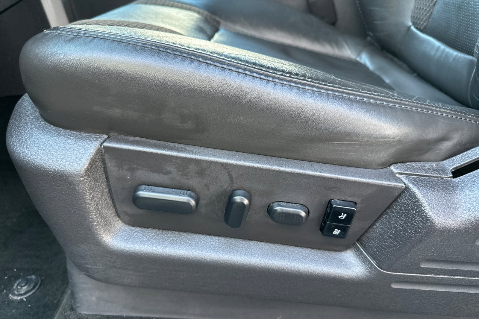 Used 2012 Ford F150 Raptor w/ Raptor Luxury Pkg image 13