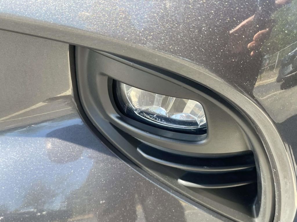 Used 2021 Toyota Highlander XLE image 6