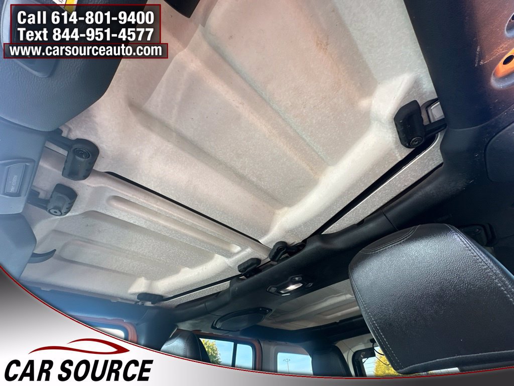 Used 2018 Jeep Wrangler Unlimited Sahara w/ Uconnect 4C Nav & Sound Group AWD/4WD image 22