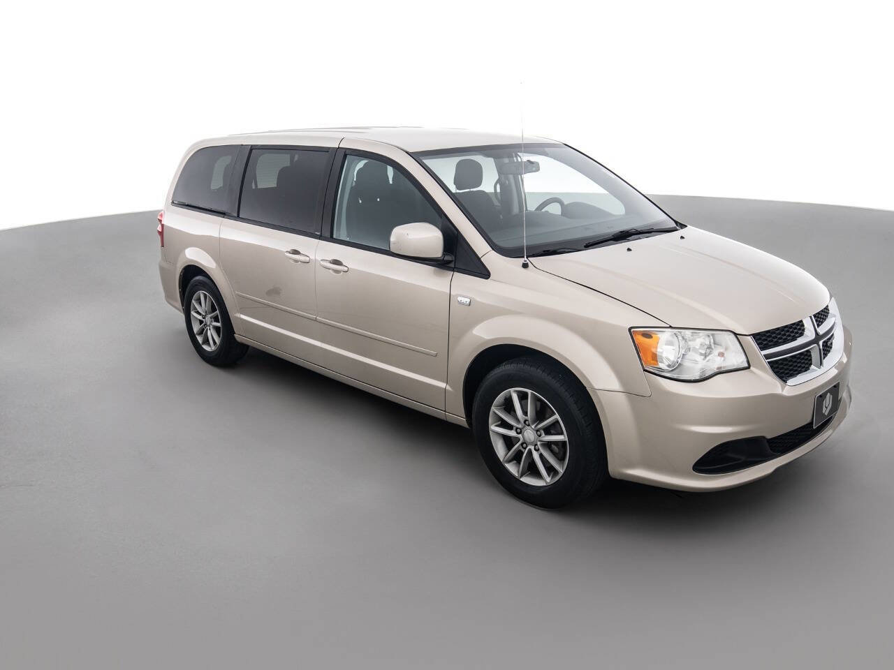 Used 2014 Dodge Grand Caravan SE FWD image 3