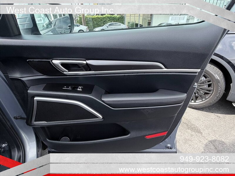 Used 2025 Kia Telluride S AWD/4WD image 19