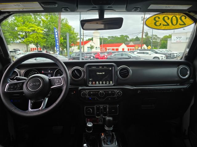 Used 2023 Jeep Wrangler Unlimited Rubicon 4xe w/ Dual Top Group AWD/4WD image 3