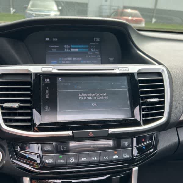 Used 2017 Honda Accord EX image 18