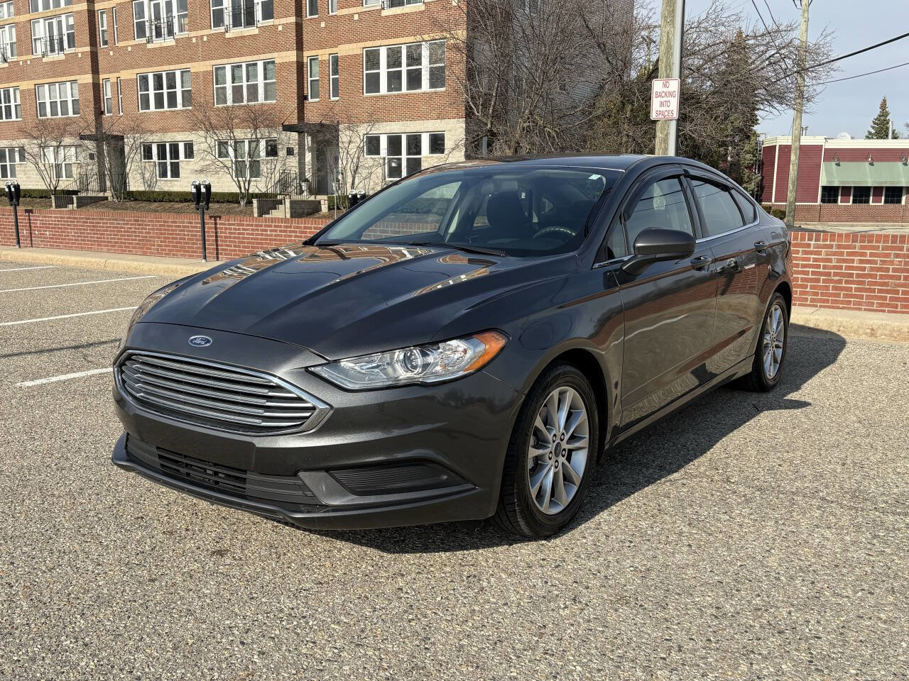 Used 2017 Ford Fusion SE w/ Fusion SE Technology Package FWD image 17