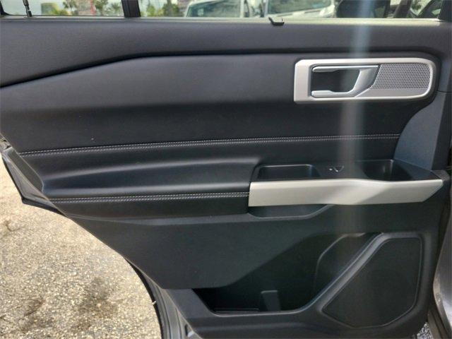 Certified 2022 Ford Explorer Limited w/ Equipment Group 301A image 13