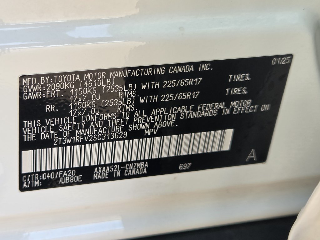 Used 2025 Toyota RAV4 XLE FWD image 32