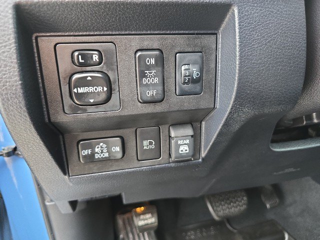 Used 2019 Toyota Tundra SR5 AWD/4WD image 25