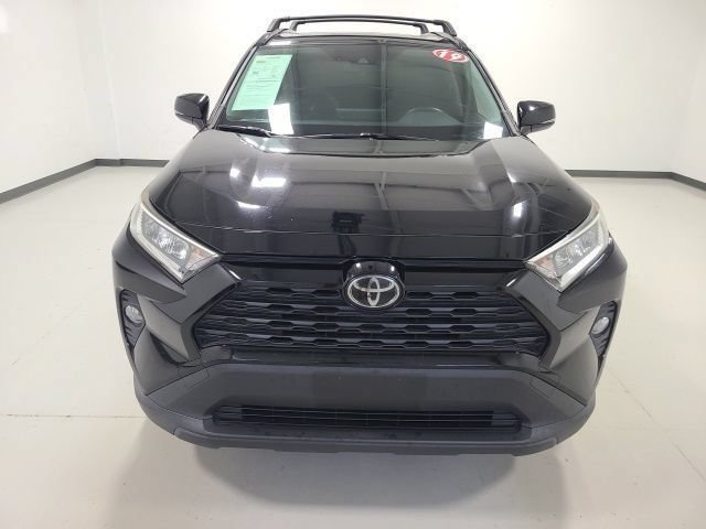 Used 2019 Toyota RAV4 XLE w/ Convenience Package AWD/4WD image 2