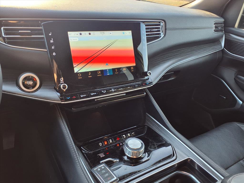 Used 2024 Jeep Wagoneer L Series II w/ Flexible Seating Group image 5