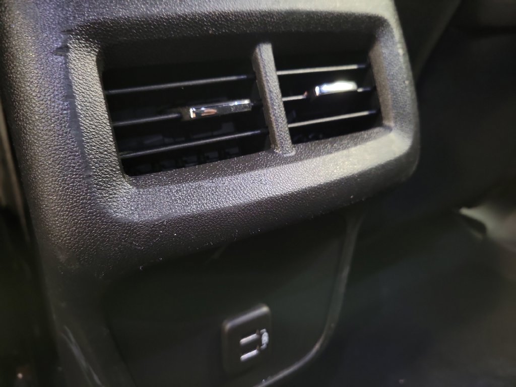 Used 2023 Chevrolet Equinox LT w/ LPO, Floor Liner Package AWD/4WD image 29