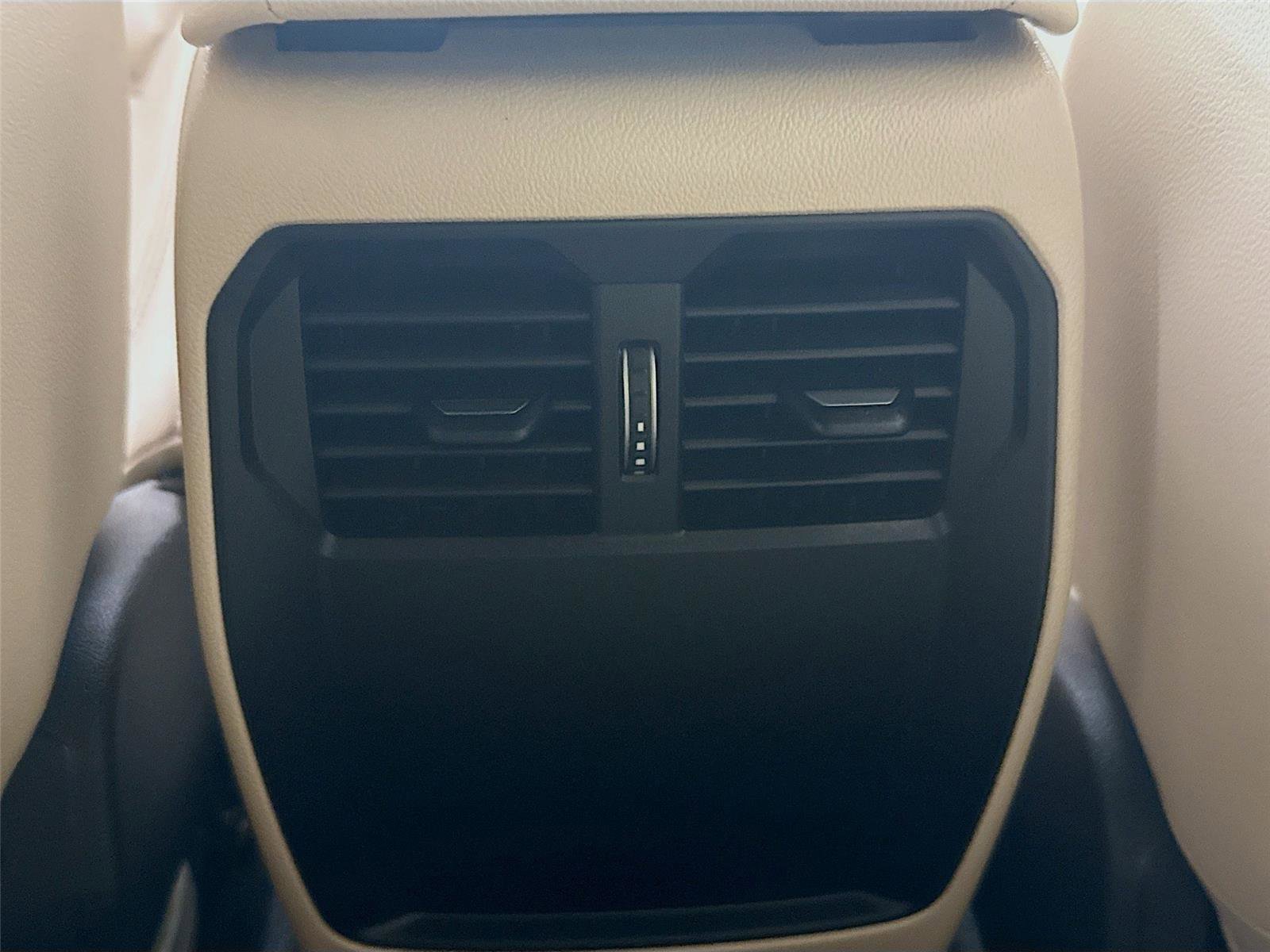 Used 2025 BMW 440i xDrive Coupe w/ Premium Package image 17