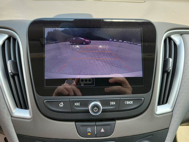 Used 2022 Chevrolet Malibu LT FWD image 18