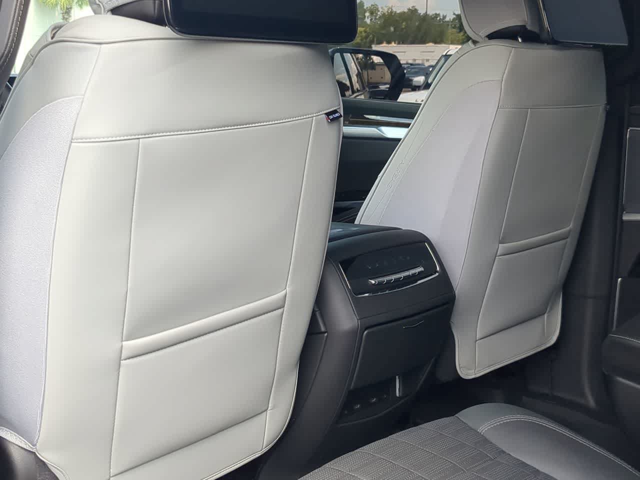Used 2026 Cadillac Escalade ESV Platinum Sport w/ LPO, ONYX Package AWD/4WD image 19