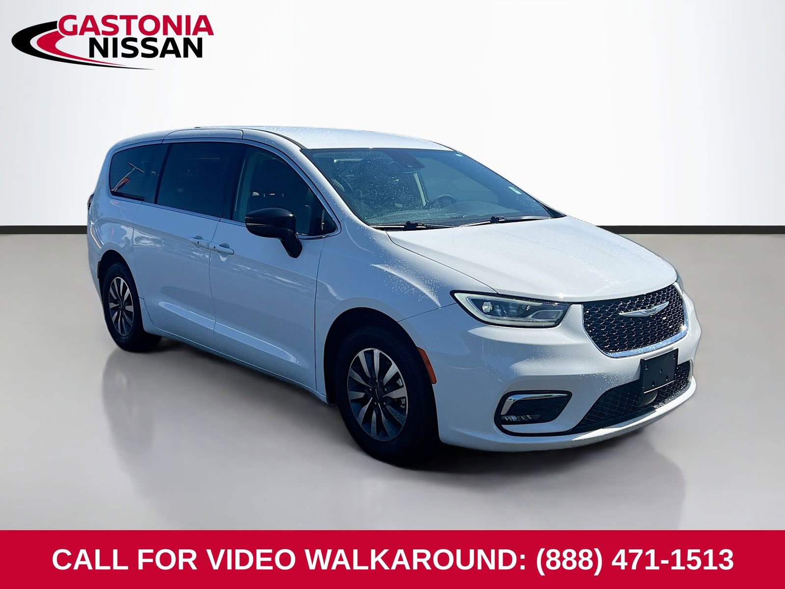 Used 2024 Chrysler Pacifica Limited FWD image 1