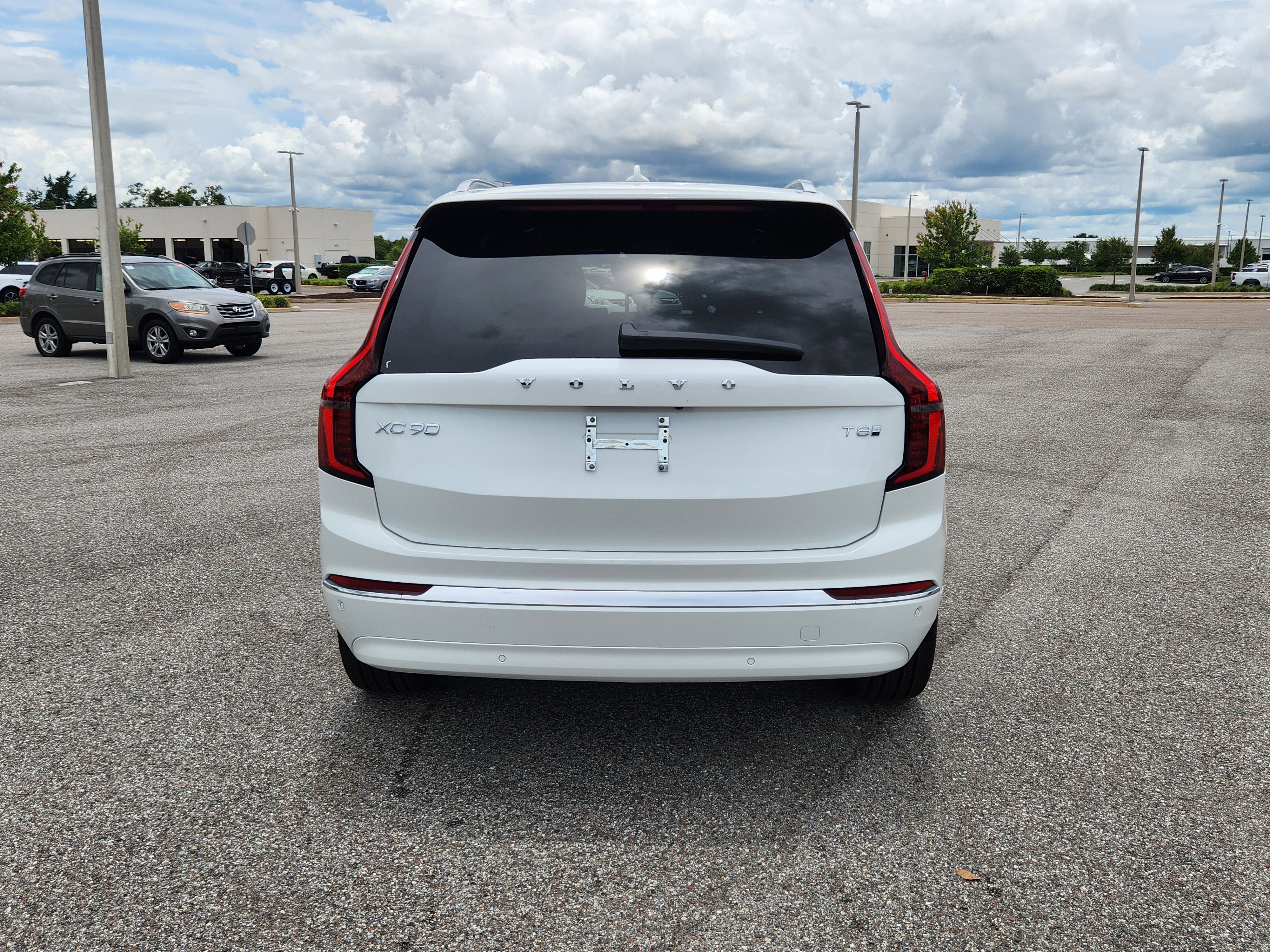 New 2025 Volvo XC90 T8 Plus w/ Protection Package image 6