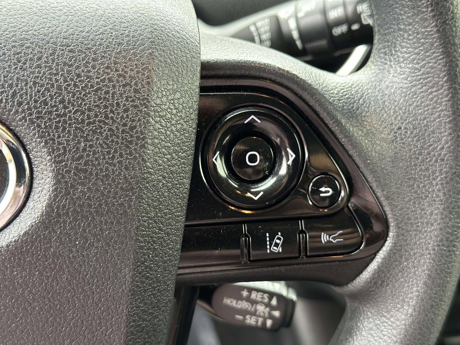 Used 2022 Toyota Prius LE image 13