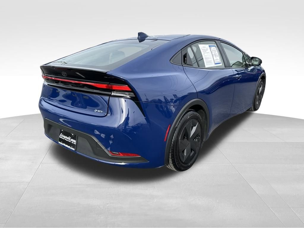 Used 2025 Toyota Prius LE image 7