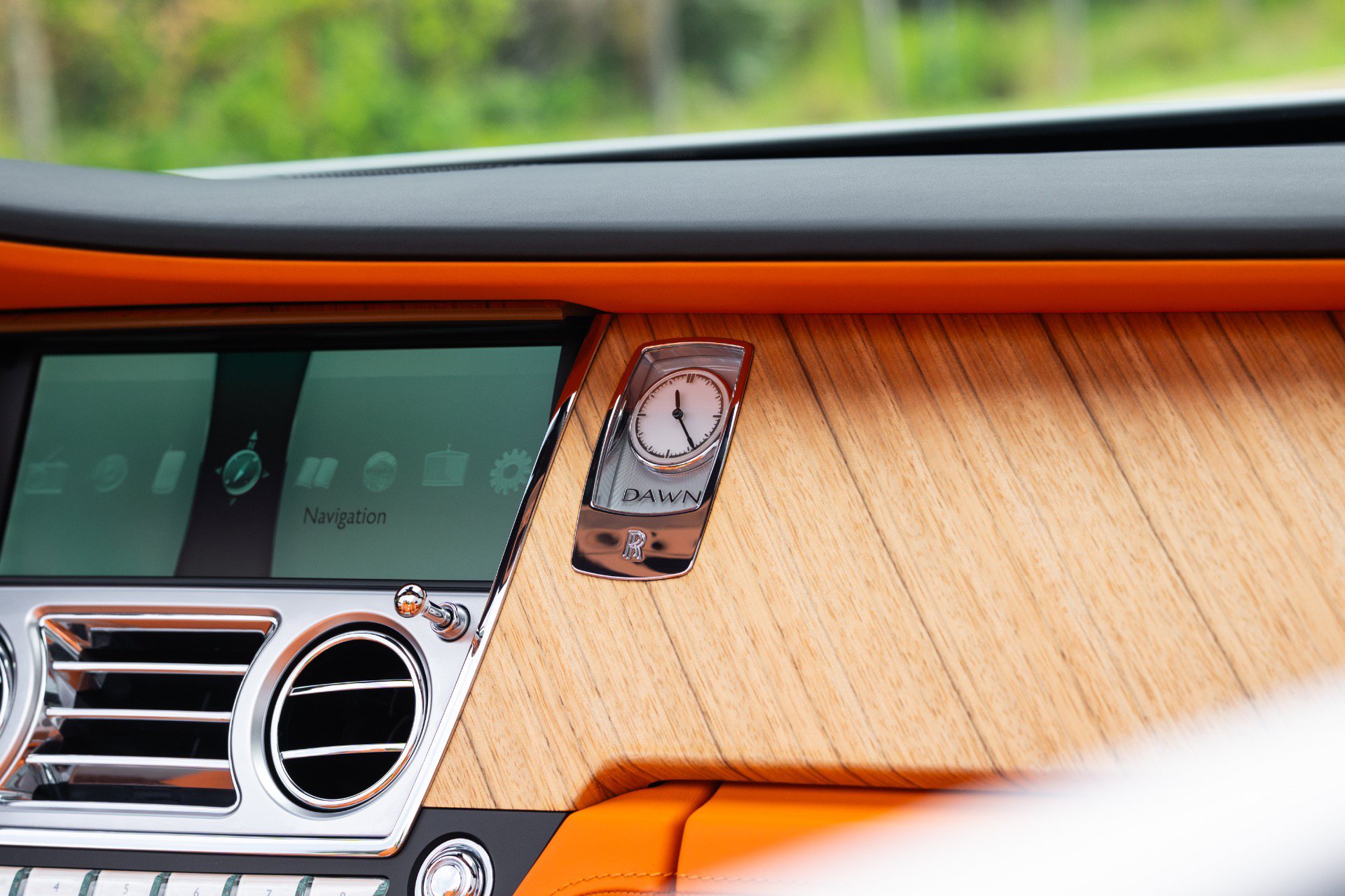 Used 2017 Rolls-Royce Dawn RWD image 71