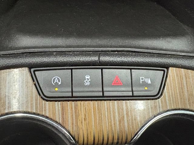 Used 2015 GMC Acadia SLE AWD/4WD image 27
