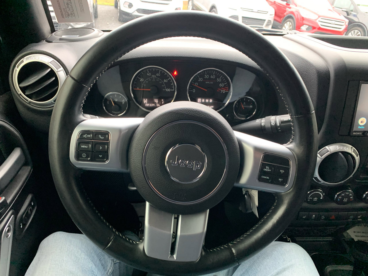 Used 2015 Jeep Wrangler Unlimited Rubicon image 18