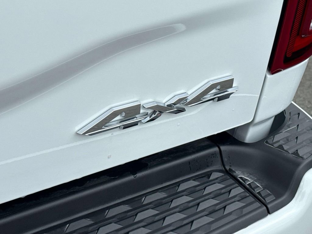 New 2026 RAM 3500 Laramie AWD/4WD image 10