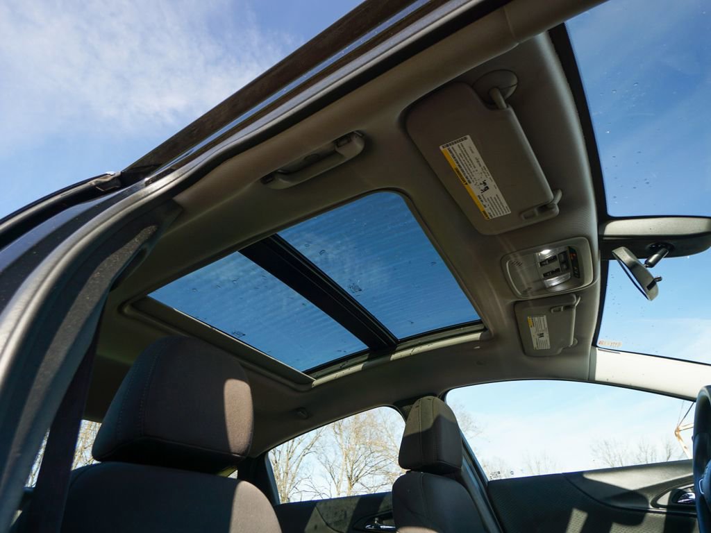 Used 2021 Chevrolet Malibu LT image 27