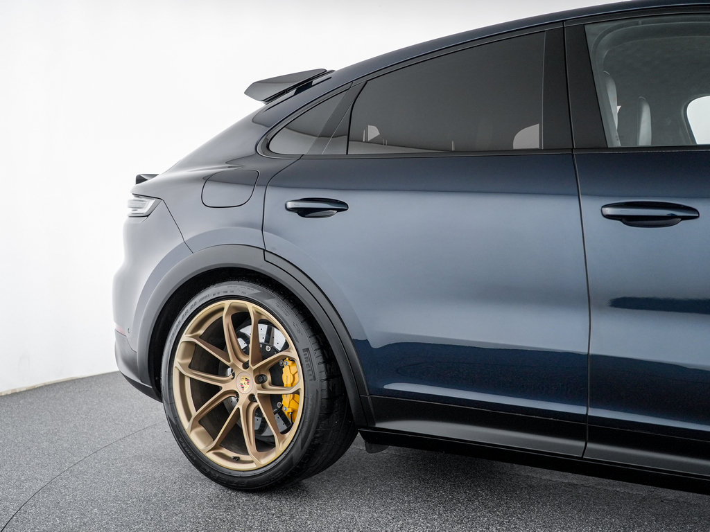 Used 2024 Porsche Cayenne Turbo GT AWD/4WD image 38