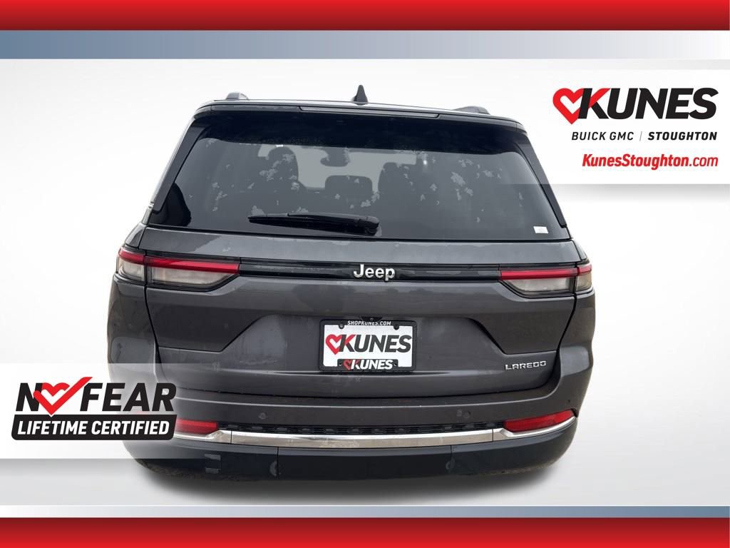 Used 2024 Jeep Grand Cherokee Laredo image 9