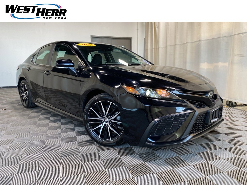 Used 2023 Toyota Camry SE
