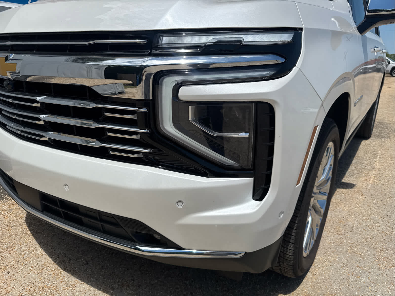 New 2025 Chevrolet Suburban Premier RWD image 8
