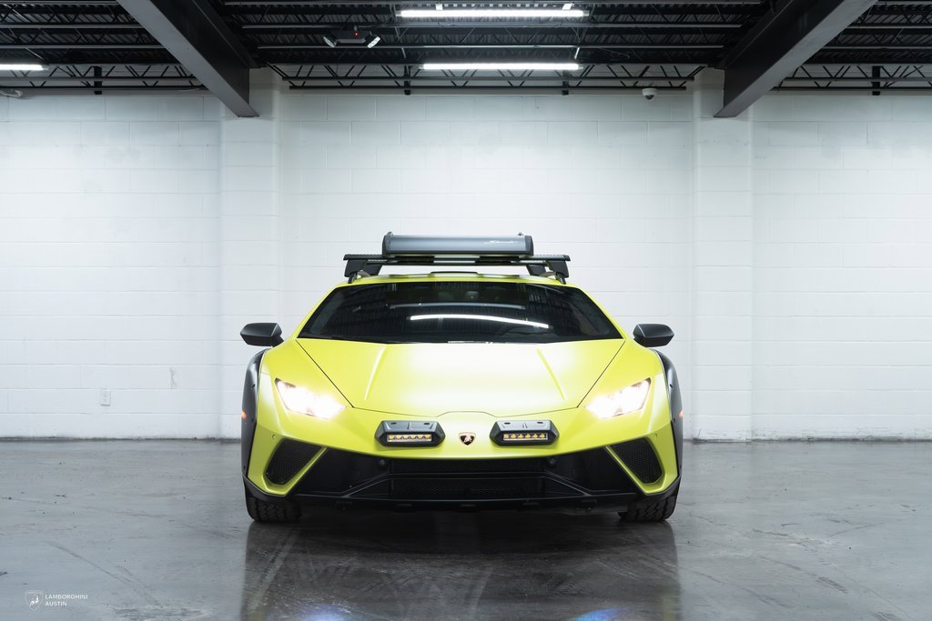 Used 2024 Lamborghini Huracan Sterrato image 2