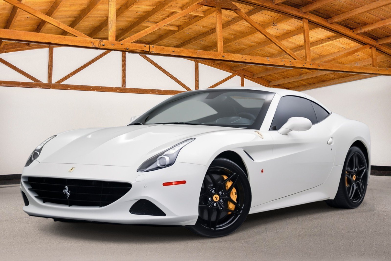 Used 2017 Ferrari California T RWD image 2