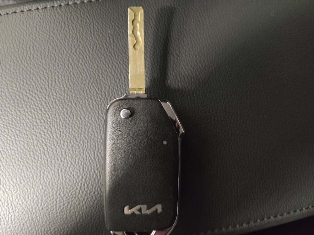 Used 2025 Kia Soul LX image 32