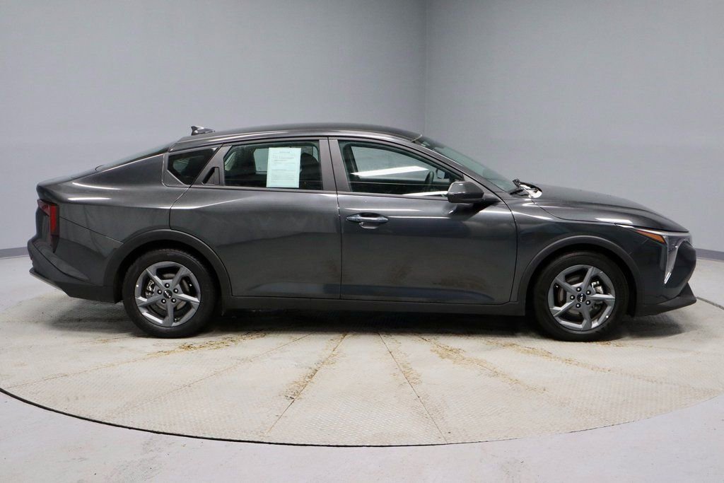 Used 2025 Kia K4 LXS image 5