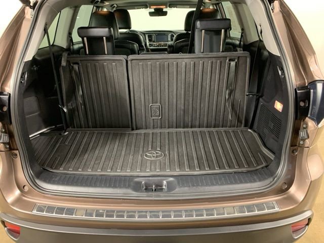 Used 2019 Toyota Highlander XLE w/ Protection Package #3 image 14