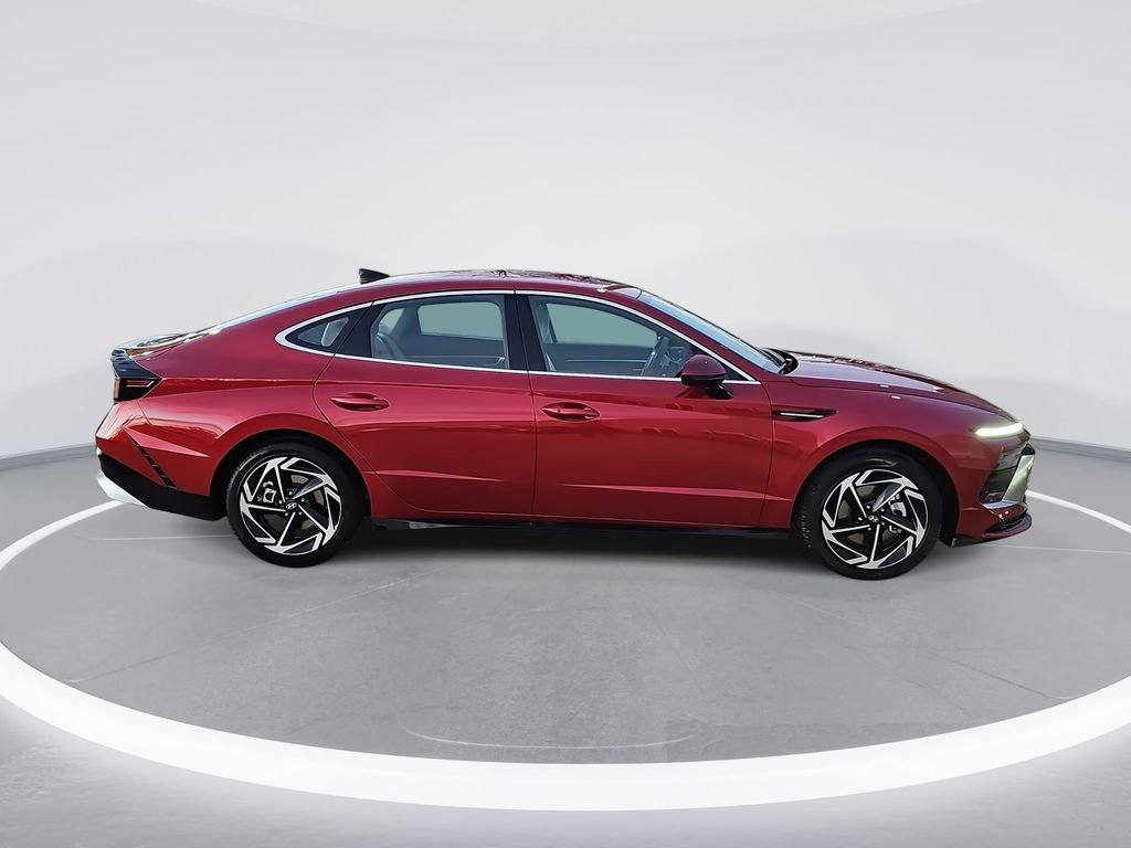 New 2026 Hyundai Sonata SEL FWD image 4