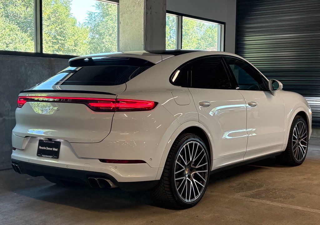 Used 2022 Porsche Cayenne Turbo AWD/4WD image 8